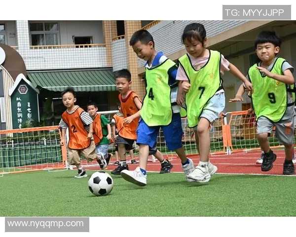 足球扔玩偶的趣味挑战赛让你体验不一样的运动乐趣与创意玩法